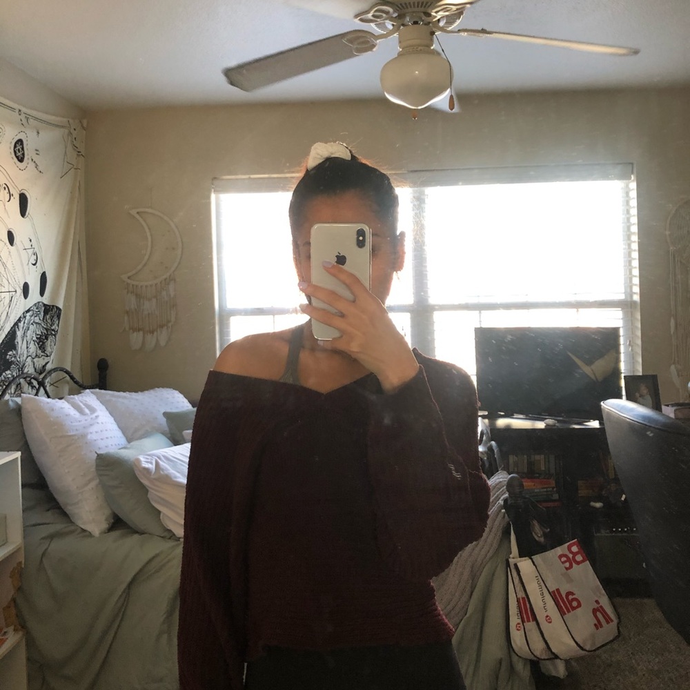 american eagle v neck sweater